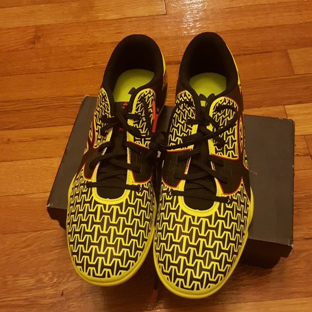 Mens indoor soccer cleats